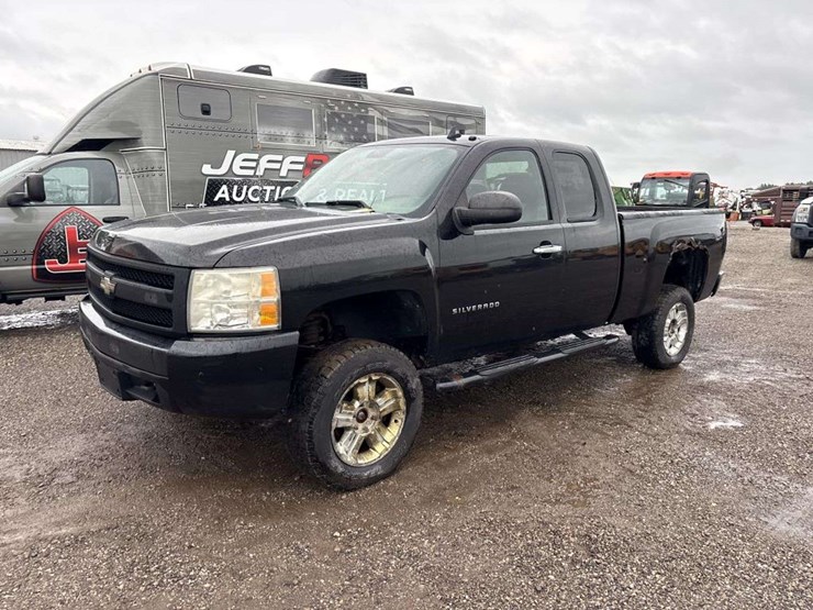 2009-chevrolet-silverado-1500-image-1