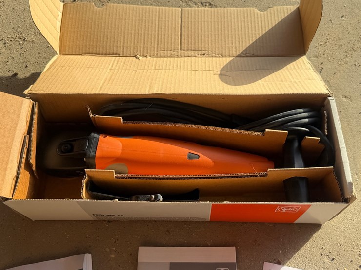 #2026-•-fein-6in-compact-corded-angle-grinder-image-4