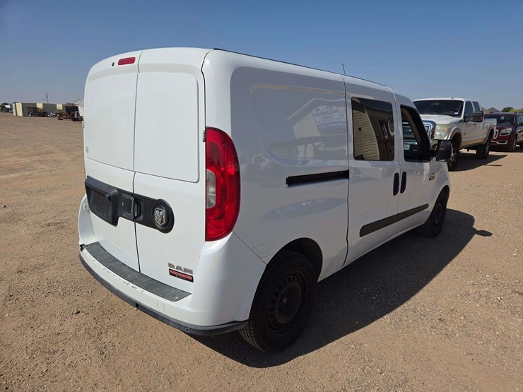 2017-ram-promaster-city-image-3