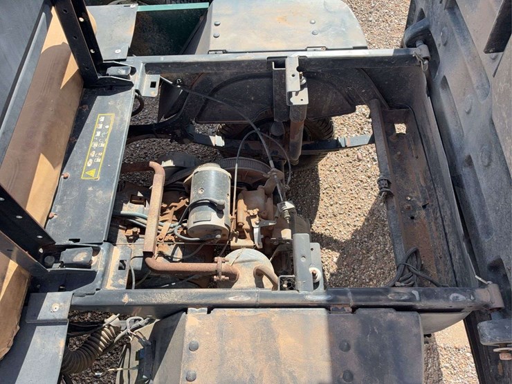e-z-go-golf-cart-image-5