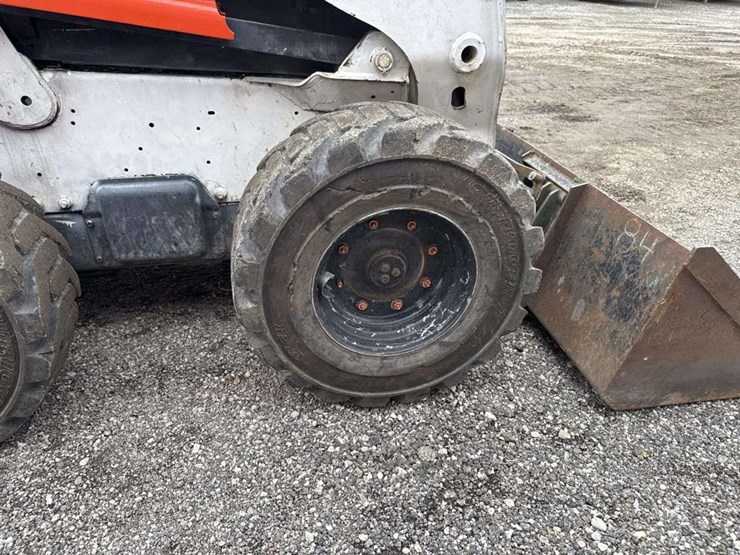 2012-bobcat-s750-image-7