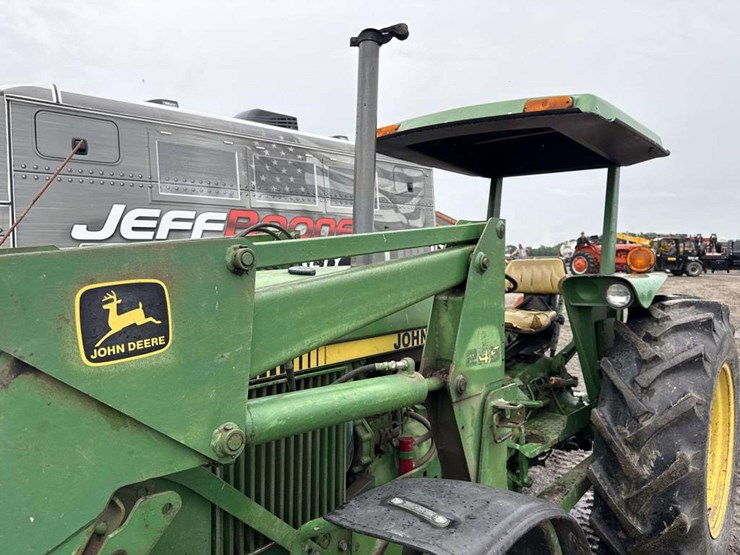 john-deere-2350-image-10