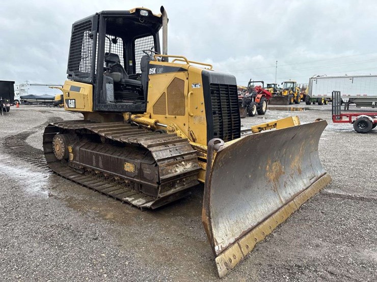 caterpillar-d5k-image-5