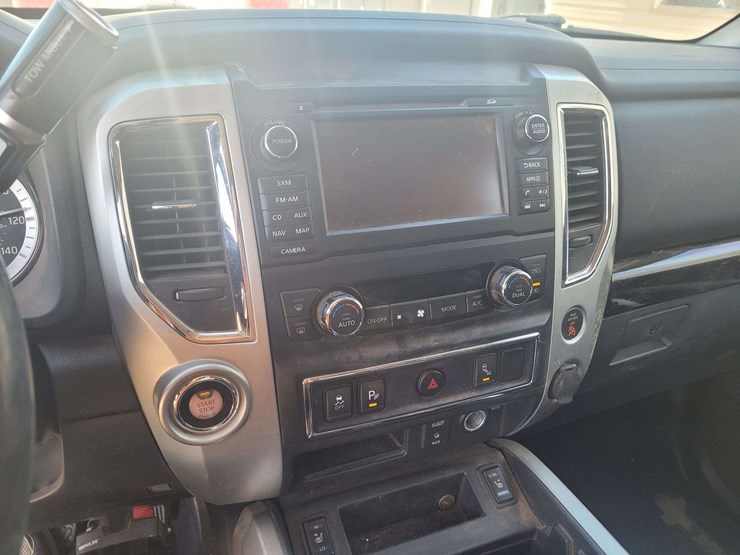 2017-nissan-titan-image-16
