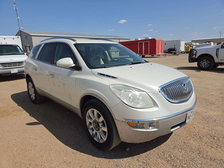 2011-buick-enclave-cxl-image-2