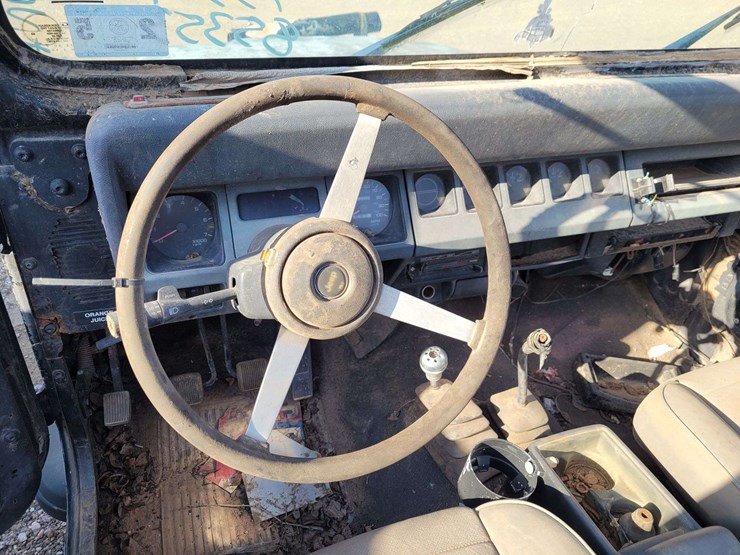 1992-jeep-wrangler-image-13