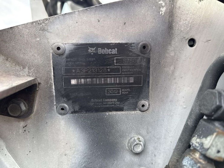 2012-bobcat-s750-image-17