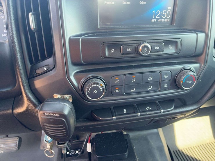 2017-chevrolet-silverado-2500-image-26