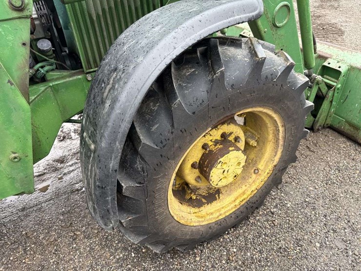 john-deere-2350-image-19