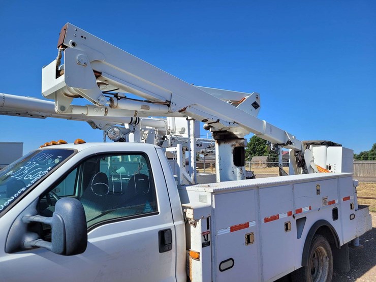 2006-ford-f550-image-12