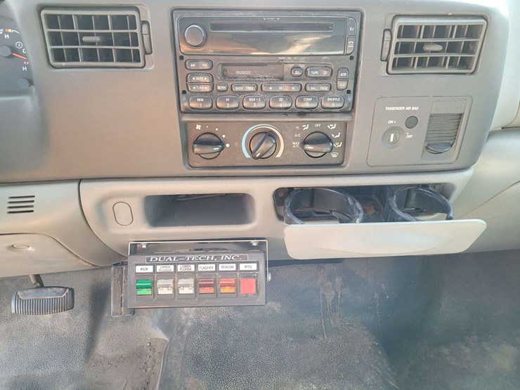 2004-ford-f550-image-24
