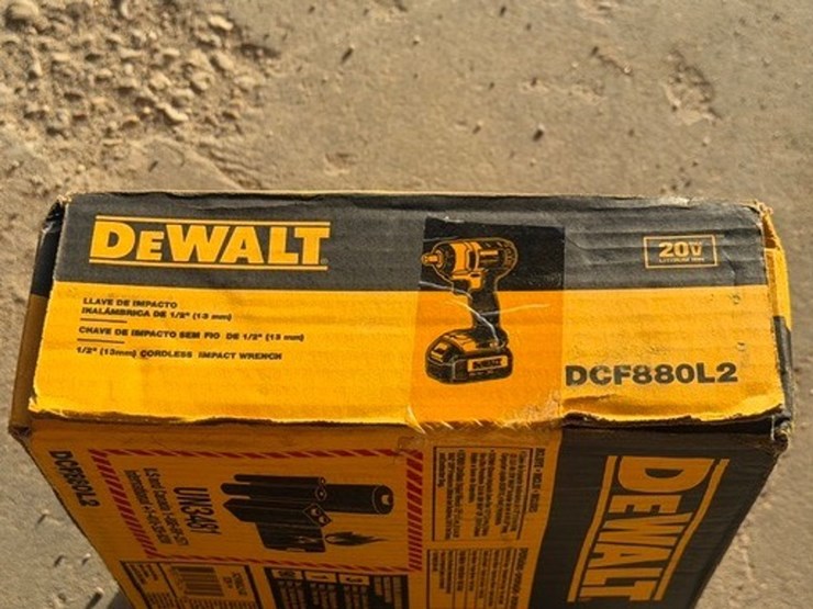 #2025-•-dewalt-1/2in-cordless-impact-wrench-image-9