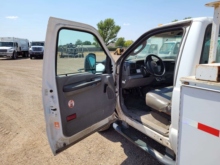 2003-ford-f450-image-16