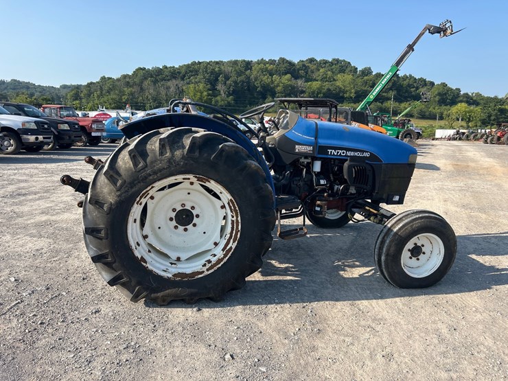 new-holland-tn70-image-5