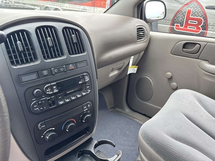 2001-dodge-grand-caravan-se-image-14