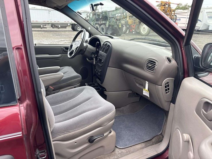 2001-dodge-grand-caravan-se-image-12