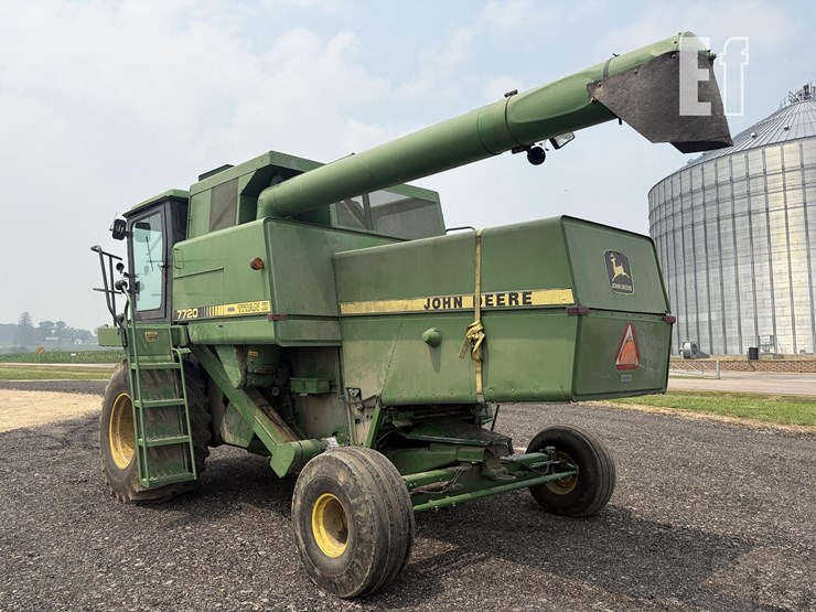 1985-john-deere-7720-titan-ii-image-3