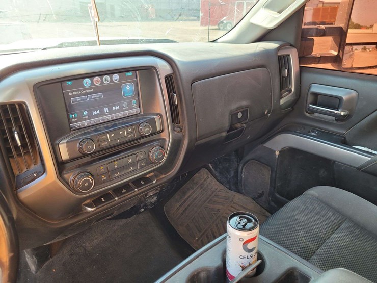 2017-chevrolet-silverado-2500-lt-image-15