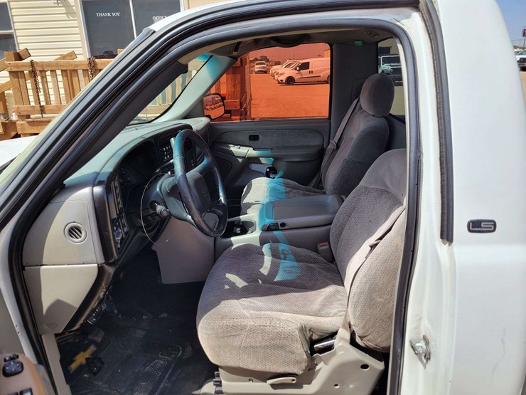 2000-chevrolet-silverado-1500-image-11