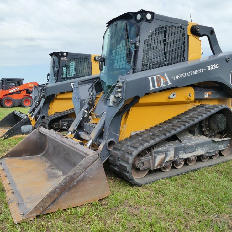 DEERE 333G