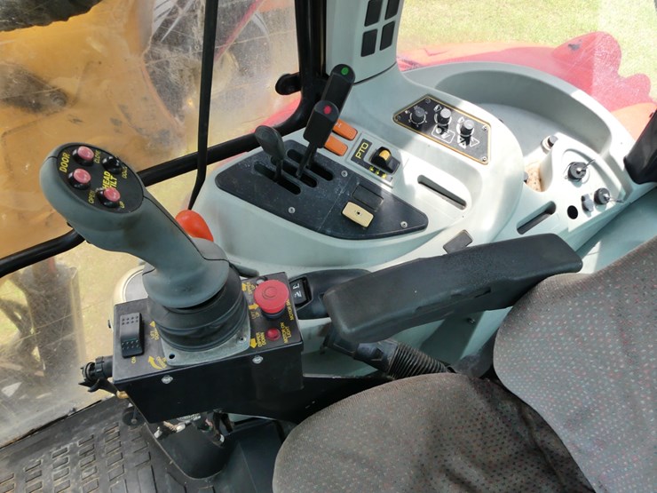 2014-massey-ferguson-5470-image-16