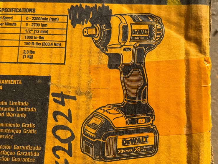 #2024-•-dewalt-1/2in-cordless-impact-wrench-image-8