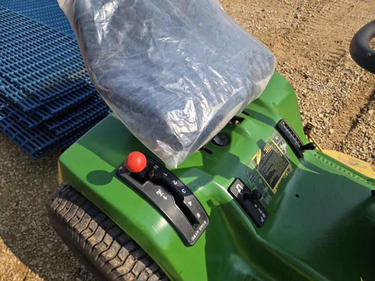 john-deere-180-image-6
