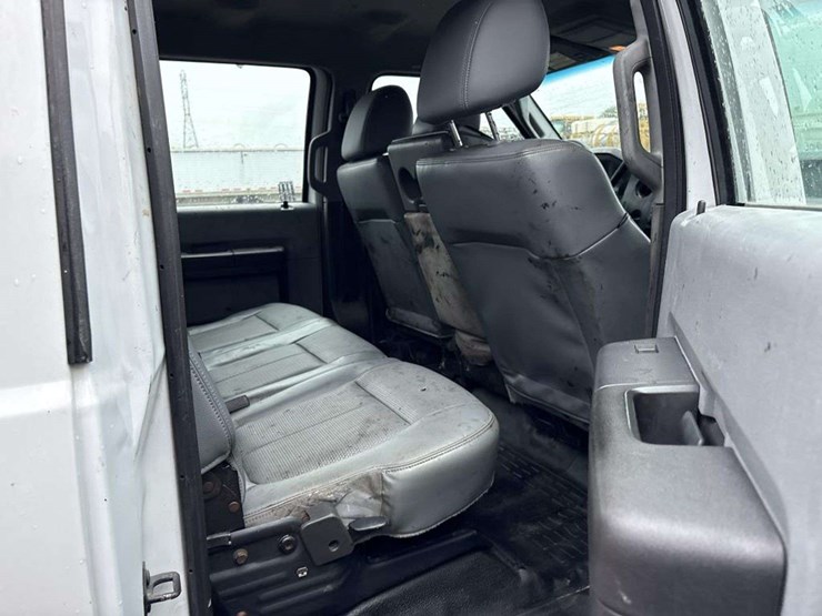 2014-ford-f550-xl-image-11