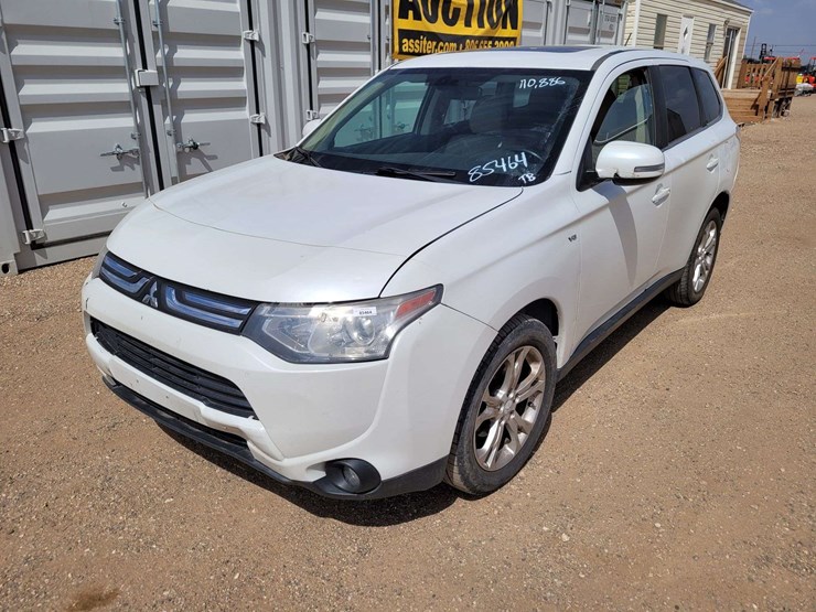2014-mitsubishi-outlander-image-1