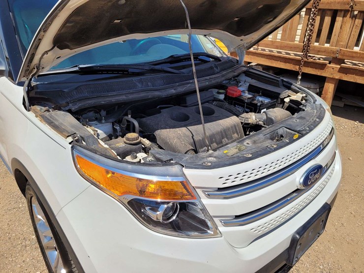 2012-ford-explorer-limited-image-24