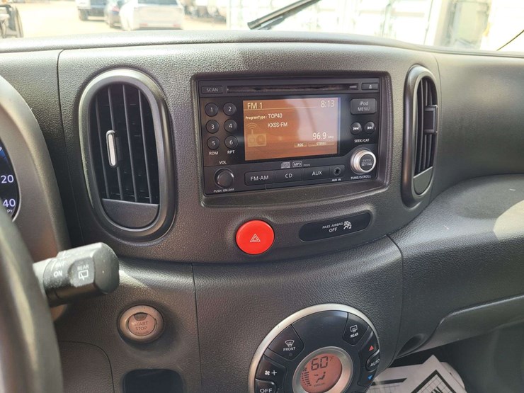 2010-nissan-cube-image-16