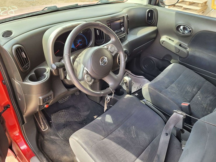 2010-nissan-cube-image-14