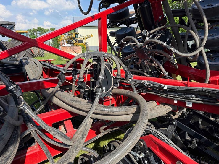 case-ih-550-image-13