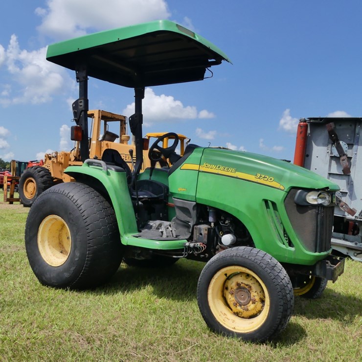 JOHN DEERE 3720