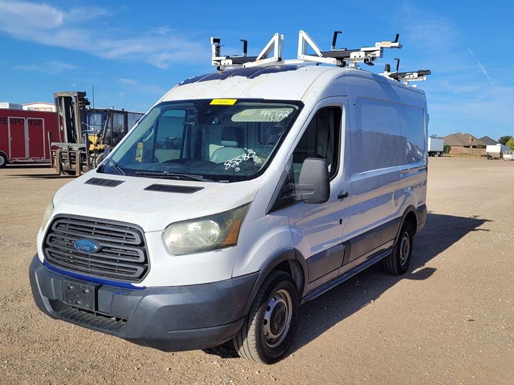 2015-ford-transit-image-1