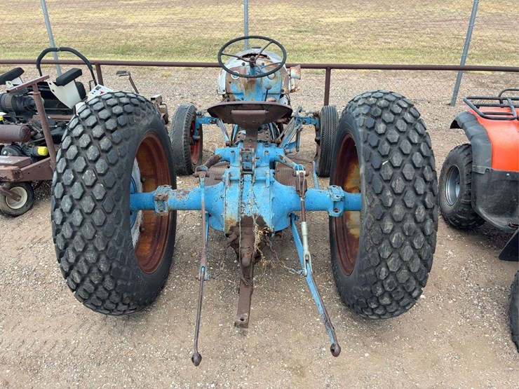 ford-tractor-image-5