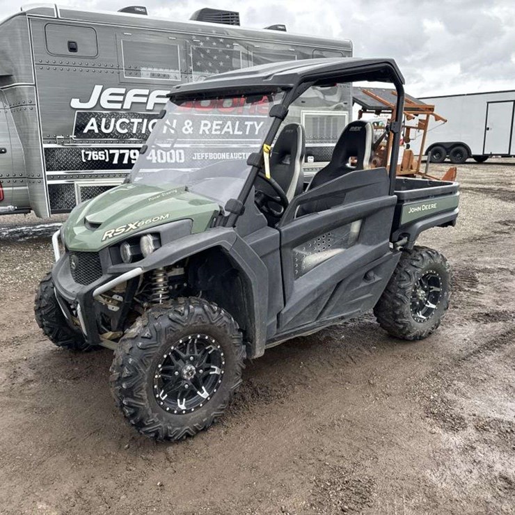 JOHN DEERE GATOR