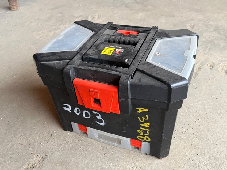 #2003-•-black-and-decker-tool-box-image-1