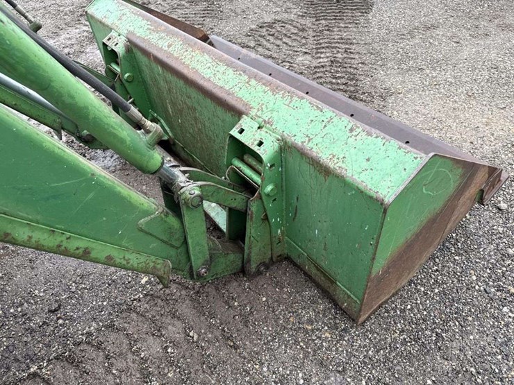 john-deere-2350-image-21