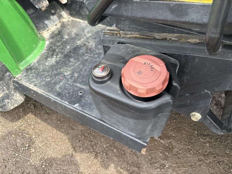 john-deere-gator-image-8