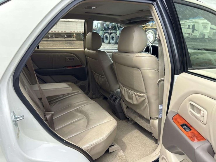 2000-lexus-rx300-image-12