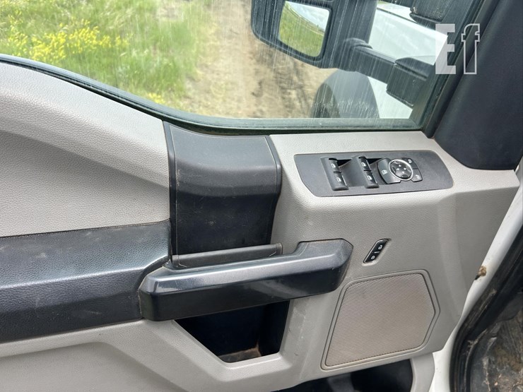 2020-ford-f450-xl-image-27