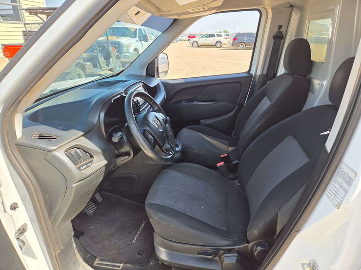 2017-ram-promaster-city-image-17