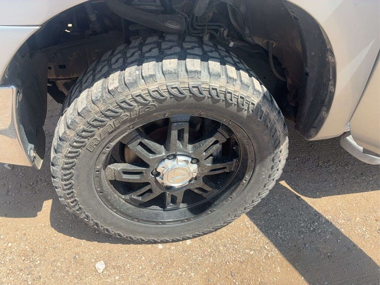 2010-toyota-tundra-image-40