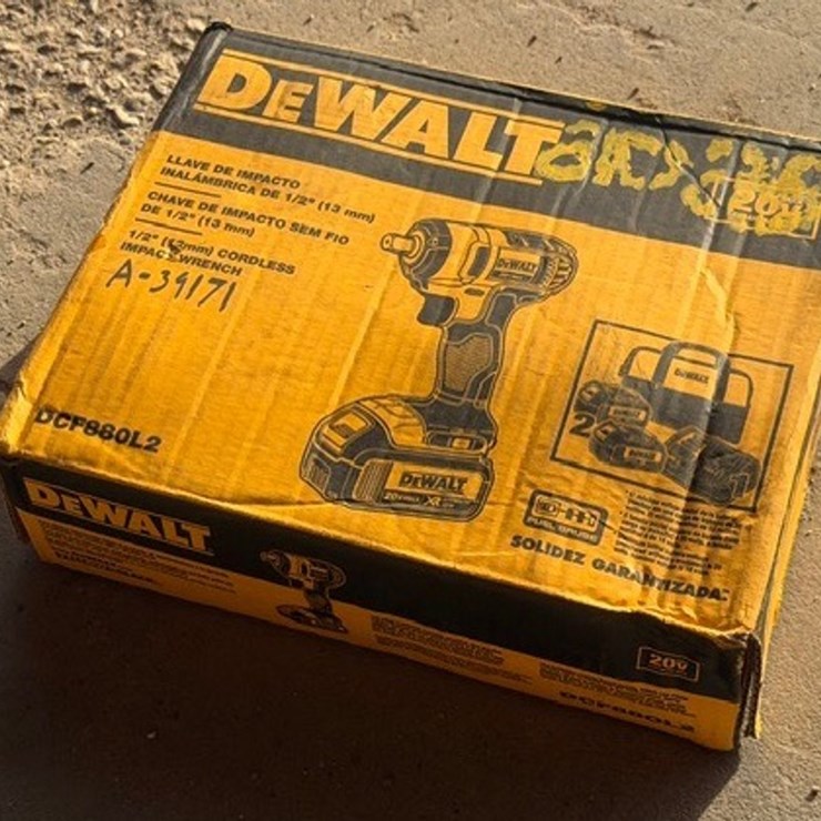 #2025 • DEWALT 1/2IN CORDLESS IMPACT WRENCH