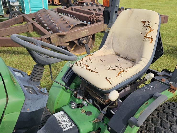 john-deere-4110-image-6