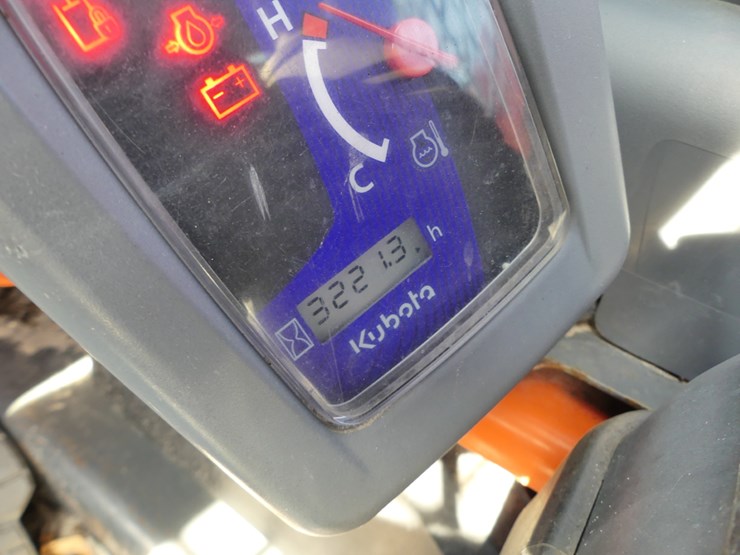 kubota-ssv75-image-17
