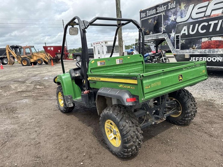 john-deere-gator-image-2