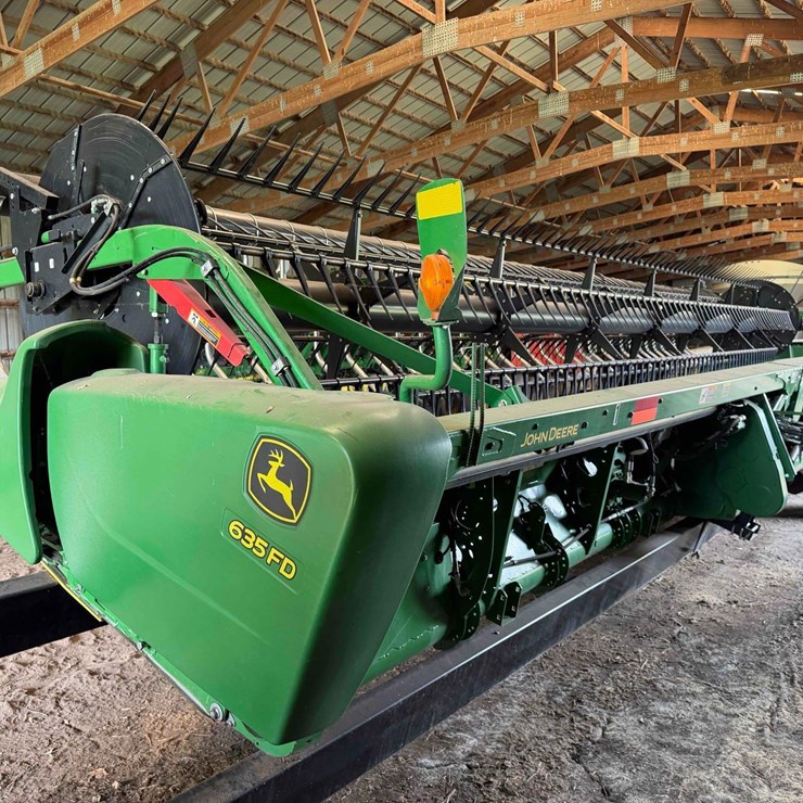 JOHN DEERE 635F