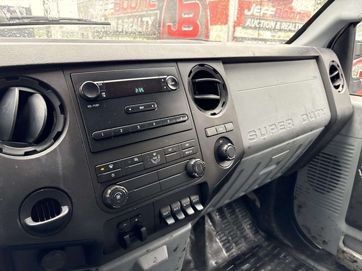 2014-ford-f550-xl-image-14